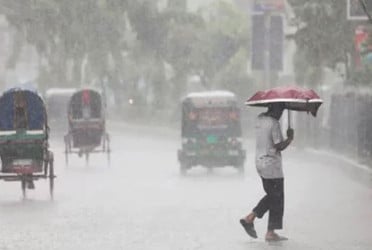 সাত জেলার ওপর দিয়ে দুপুরের মধ্যে ঝড়বৃষ্টির শঙ্কা