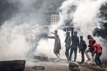 কেনিয়াতে সরকারবিরোধী বিক্ষোভে পুলিশের গুলিতে নিহত ১১