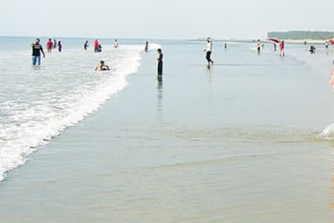 কক্সবাজারে সাগরে নেমে চবি শিক্ষার্থীর মৃত্যু,  নিখোঁজ ২