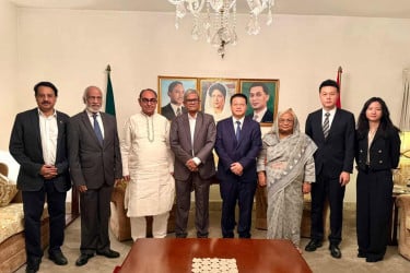 বিএনপি মহাসচিবের সাথে চীনের রাষ্ট্রদূতের সৌজন্য সাক্ষাৎ