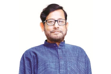 ৪ মামলায় শ্যোন অ্যারেস্ট আসাদুজ্জামান নূর