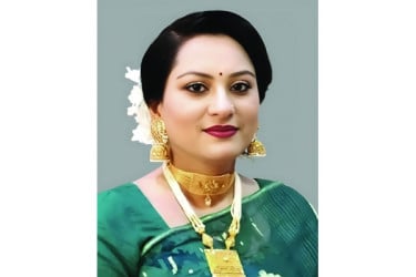 বৃষ্টিতে মন চায় ভিন্ন স্বাদের সবজির পসরা