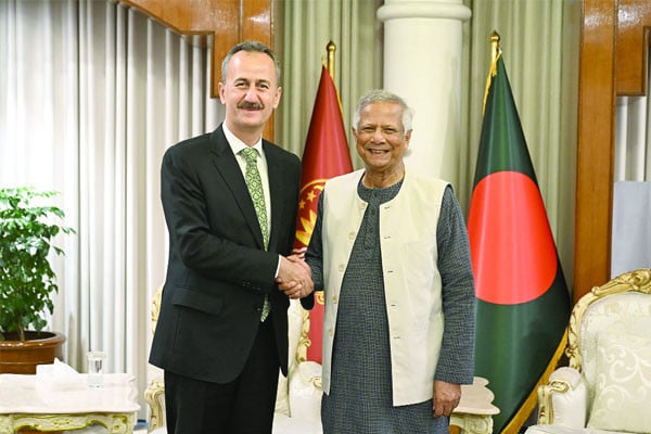 প্রধান উপদেষ্টার সঙ্গে তুরস্কের প্রতিরক্ষা শিল্প সংস্থা প্রধানের সাক্ষাৎ