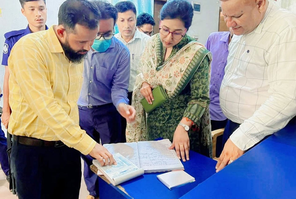 বীরগঞ্জে দুই ডায়াগনস্টিক সেন্টারকে জরিমানা