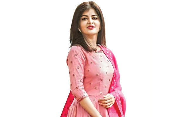 ঢাকাই ছবিতে মধুমিতা সমাচার