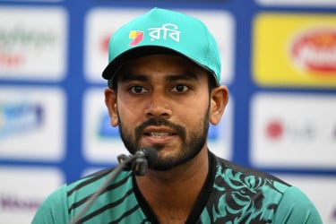 মিরাজ বললেন: ‘এভাবে খেলে কখনো জিতব, কখনো হারব’