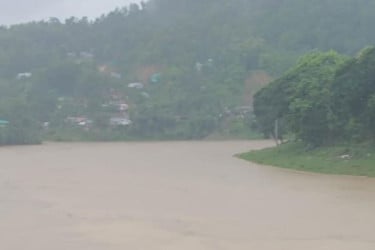 টানা বৃষ্টিতে বান্দরবানের জনজীবনে অস্বস্তি