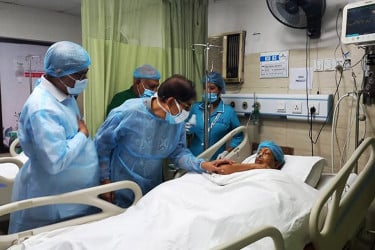 ফরিদা পারভীনকে দেখতে হাসপাতালে মির্জা ফখরুল