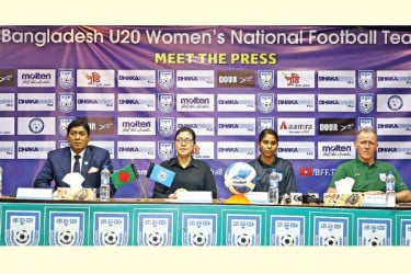 কিংস অ্যারিনা রাঙাতে চান মেয়েরা
