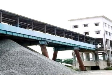 ৮ দিন বন্ধ থাকার পর মধ্যপাড়া খনি থেকে পাথর উত্তোলন শুরু