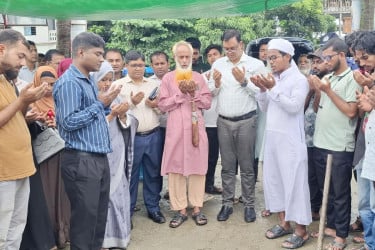 নওগাঁয় ‘জুলাই স্মৃতিস্তম্ভ’ নির্মাণ কাজের উদ্বোধন