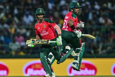 ভালো শুরুর পর টাইগারদের হঠাৎ ছন্দপতন