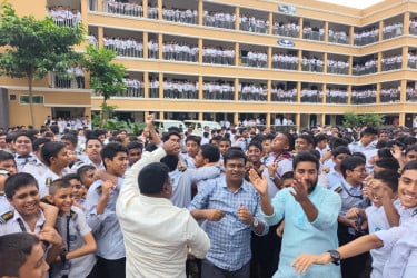 একই স্কুলের ৩২০ জনের সবাই পেল জিপিএ-৫