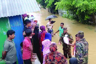 তলিয়ে যাচ্ছে গ্রামের পর গ্রাম