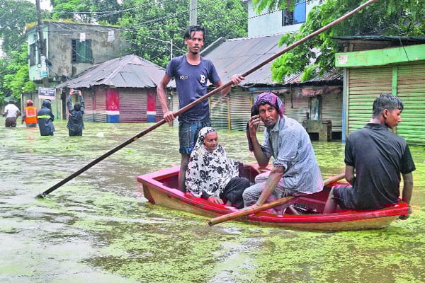 ফেনী জেলায় এখন পানি আর পানি