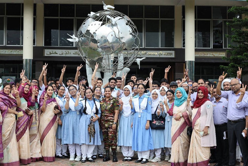 এসএসসি পরীক্ষায় সেনাবাহিনী পরিচালিত শিক্ষাপ্রতিষ্ঠানসমূহের অসাধারণ সাফল্য