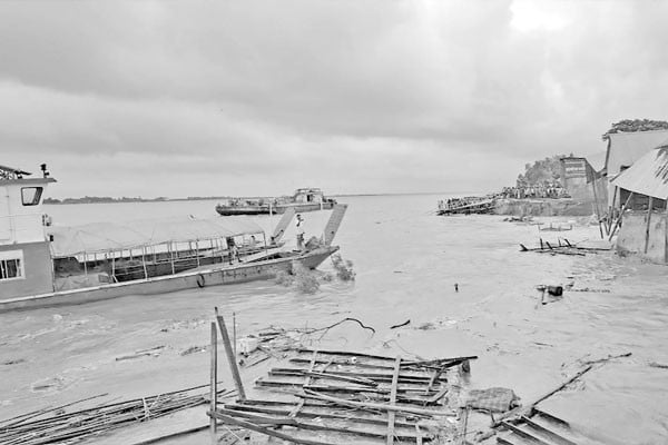 ভাঙনে দিশাহারা পদ্মাপাড়ের মানুষ