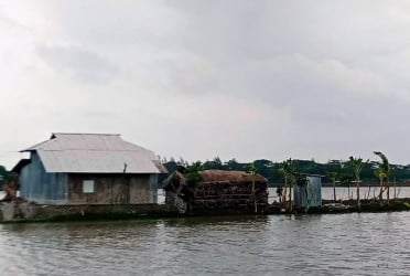 কলাপাড়ায় ভারী বৃষ্টিতে জলাবদ্ধতা