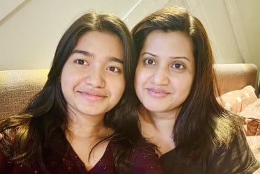 মেয়েকে নিয়ে প্রথমবারের মতো গান গাইলেন ন্যান্সি