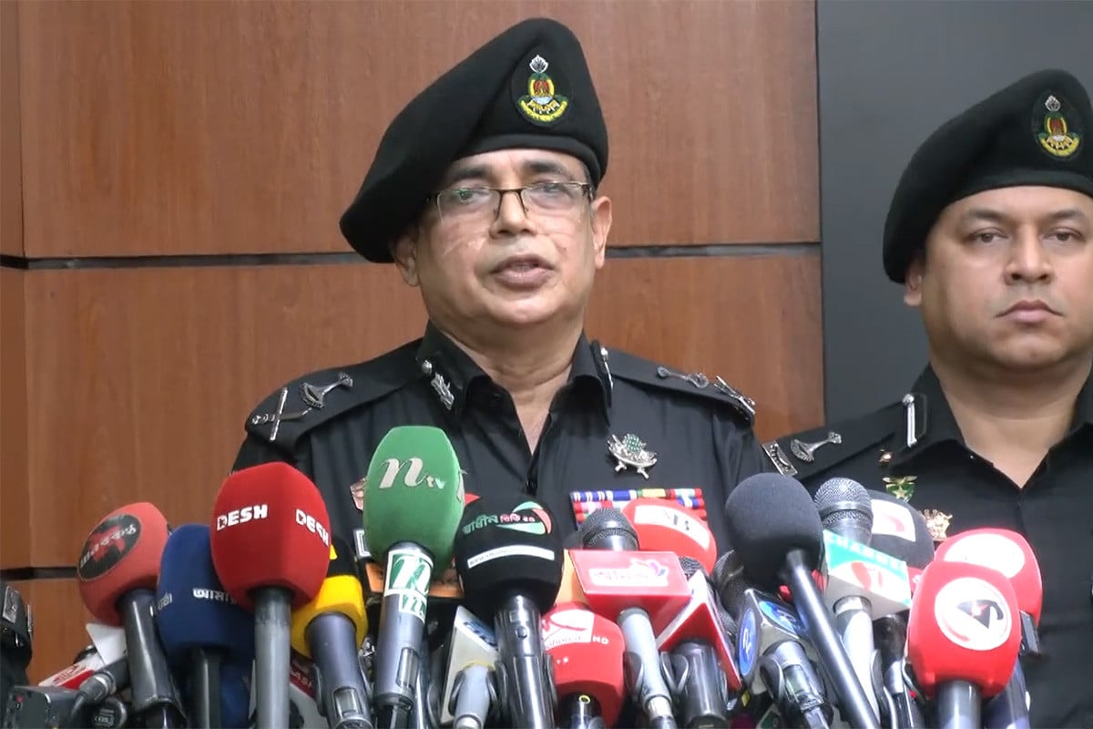 মিটফোর্ড হাসপাতালের সামনে হত্যাকাণ্ডে জড়িতদের গ্রেফতারে অভিযান অব্যাহত : র‌্যাব