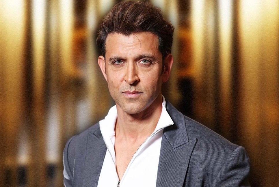 অনুপ্রেরণার আলো ছড়ালেন হৃতিক