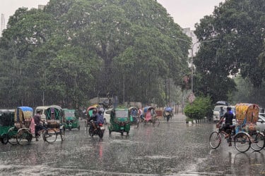 সারা দেশে বৃষ্টির আভাস, তাপমাত্রা কমতে পারে ২ ডিগ্রি