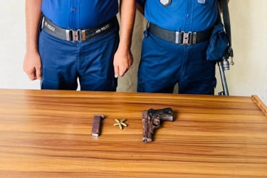 ভালুকায় যৌথ অভিযানে বিদেশি পিস্তল ও গুলি উদ্ধার