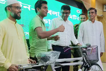 জাতীয় পুরস্কার প্রাপ্ত দুইজনকে সংবর্ধনা জানালো পঞ্চগড় জেলা প্রশাসন