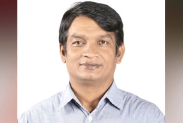 চট্টগ্রামে সাবেক ইউপি চেয়ারম্যানকে আটকে পুলিশে সোপর্দ