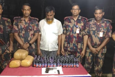 কুষ্টিয়ায় অস্ত্র-মাদকসহ আটক ১