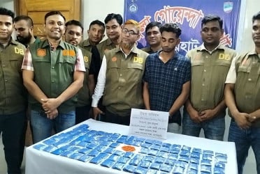 বাগেরহাটে মাদক কারবারি গ্রেফতার