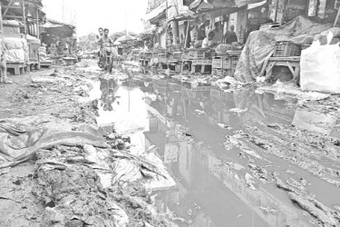 দুর্দশায় ইলিয়টগঞ্জ বাজার