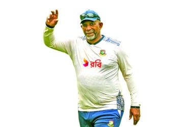 সিমন্সের বেতন ১০ কোটিরও বেশি