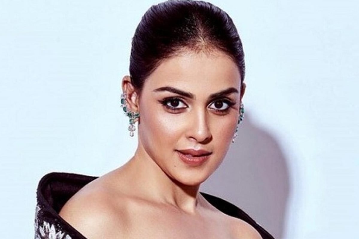 ১৩ বছর পরেও ভালোবাসায় ভাসছেন জেনেলিয়া