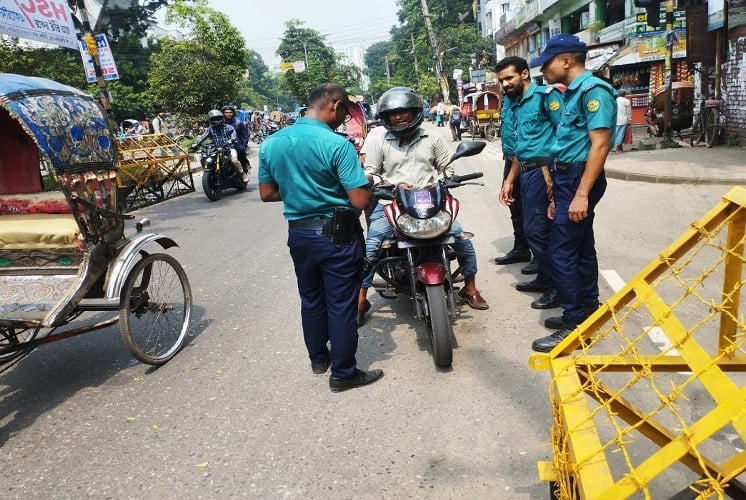 রাজধানীতে ট্রাফিক আইন লঙ্ঘনে ১৮৭৩ মামলা