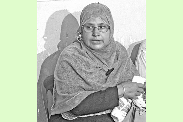 সম্পত্তি লিখে না দেওয়ায় মাকে বাড়িতে ঢুকতে বাধা!