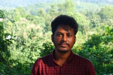 ফেসবুকে ক্ষমা চেয়ে হলের ছাদ থেকে লাফ: ঢাবি শিক্ষার্থীর মৃত্যু