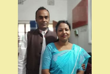 থাকেন ভারতে, বেতন তোলেন বাংলাদেশে