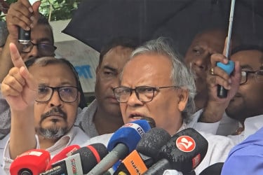 দু-একটি ইসলামী দল জনগণকে বিভ্রান্ত করার চেষ্টা করছে : রিজভী