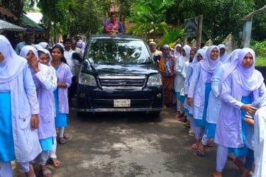 কর্মজীবন শেষে নৈশপ্রহরীর রাজকীয় বিদায়