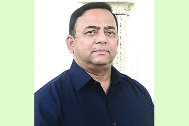 বেনজীরের দুই দেশে ব্যাংক হিসাব অবরুদ্ধের আদেশ
