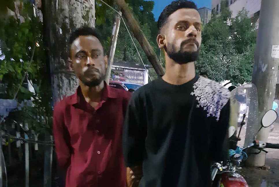 ঢামেক হাসপাতালের সামনে থেকে দুই দালাল আটক