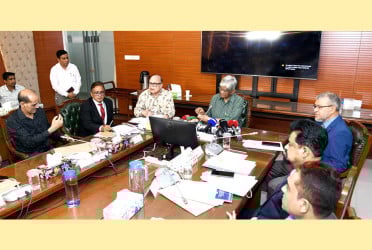 ১৫ টাকা কেজিতে চাল পাবে ৫৫ লাখ পরিবার: খাদ্য উপদেষ্টা