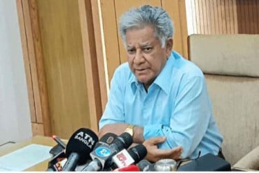 বন্দর অবকাঠামো উন্নয়নে সিঙ্গাপুরকে বিনিয়োগের আহ্বান নৌ-পরিবহন উপদেষ্টার