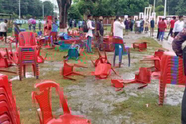 গোপালগঞ্জে এনসিপির সমাবেশ মঞ্চে নিষিদ্ধ ছাত্রলীগ ও আওয়ামী লীগের হামলা