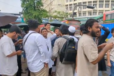 শাহবাগ মোড় অবরোধ, যানচলাচল বন্ধ