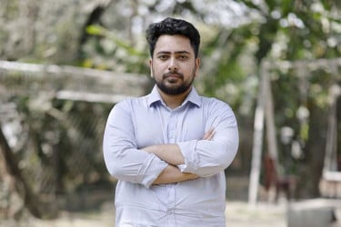 ব্লকেড সরিয়ে নেওয়ার আহ্বান নাহিদের