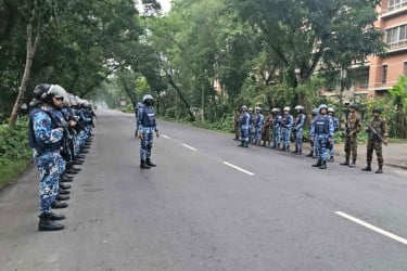 গোপালগঞ্জে অন্যান্য বাহিনীর সঙ্গে যুক্ত হয়েছে কোস্ট গার্ড