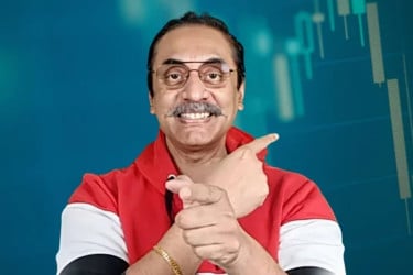 খালেদা জিয়ার সেই ঘোষণা বাস্তবায়নের এখনই সময় : পিনাকী