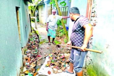 প্রতিদিন ২০০ টন বর্জ্য সামলাতে হিমশিম